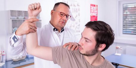 Schulteruntersuchung